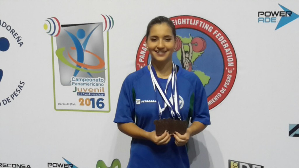 Medalha de bronze no Campeonato Pan-americano Júnior, em abril, Emily Rosa disputa o Campeonato Mundial, este mês, na Geórgia 